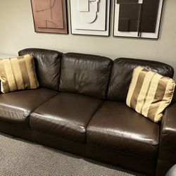 LEATHER COUCH SOFA. like New 87”