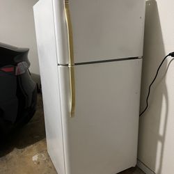 Fridge $250