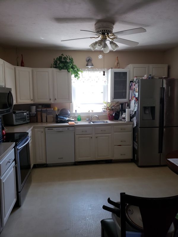 White L Shape Kitchen Cabinets Only 7 Upper And 5 Bottom White L Shape Kitchen Cabinets Only 7 Upper And 5 Bottom Ones Quartz Countertop Included Home Garden In Brockton Ma Offerup