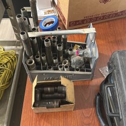 Black Steel Pipe And Fittings Lot