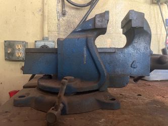 Bench Vice 4 inch heavy duty $75.00