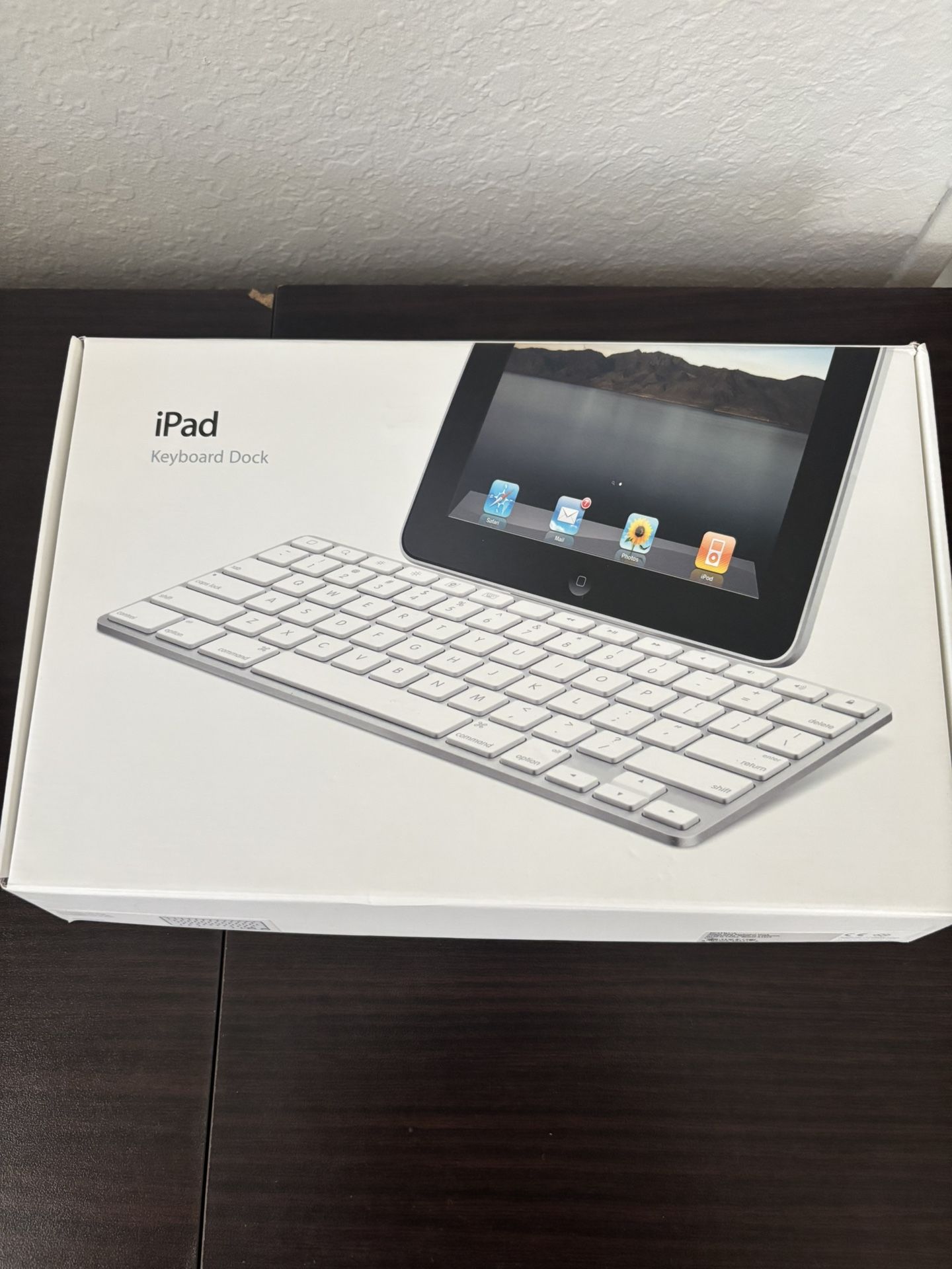 Apple Keyboard Like New For 1rt, 2nd & 3rd Generation
