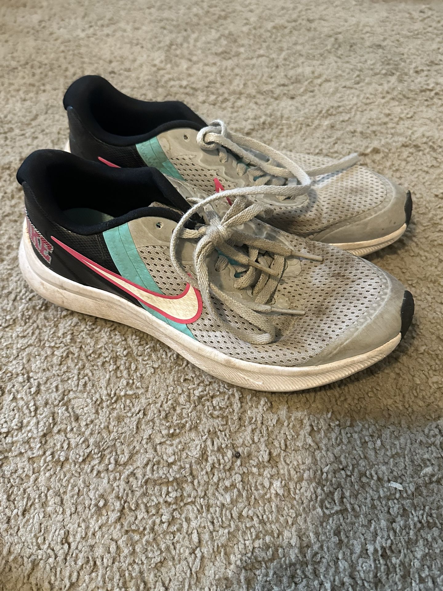 Nike Star Runner 3 SE - Size 5