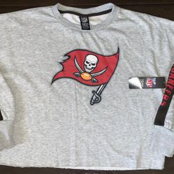 NFL Team Apparel Buccaneers Logo  Women’s Long Sleeve Sweater Cotton Large(12-14) Gray 