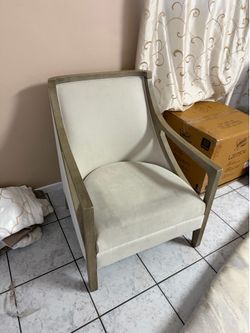 Arm accent chair