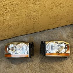 2006 Ram 2500 OEM Headlights 
