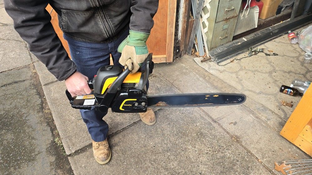 Chain Saw Runs Great 20" Bar