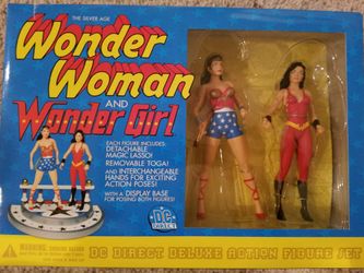 WONDER WOMAN & WONDER GIRL ACTION FIGURE SET