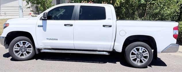 Toyota Tundra SR5