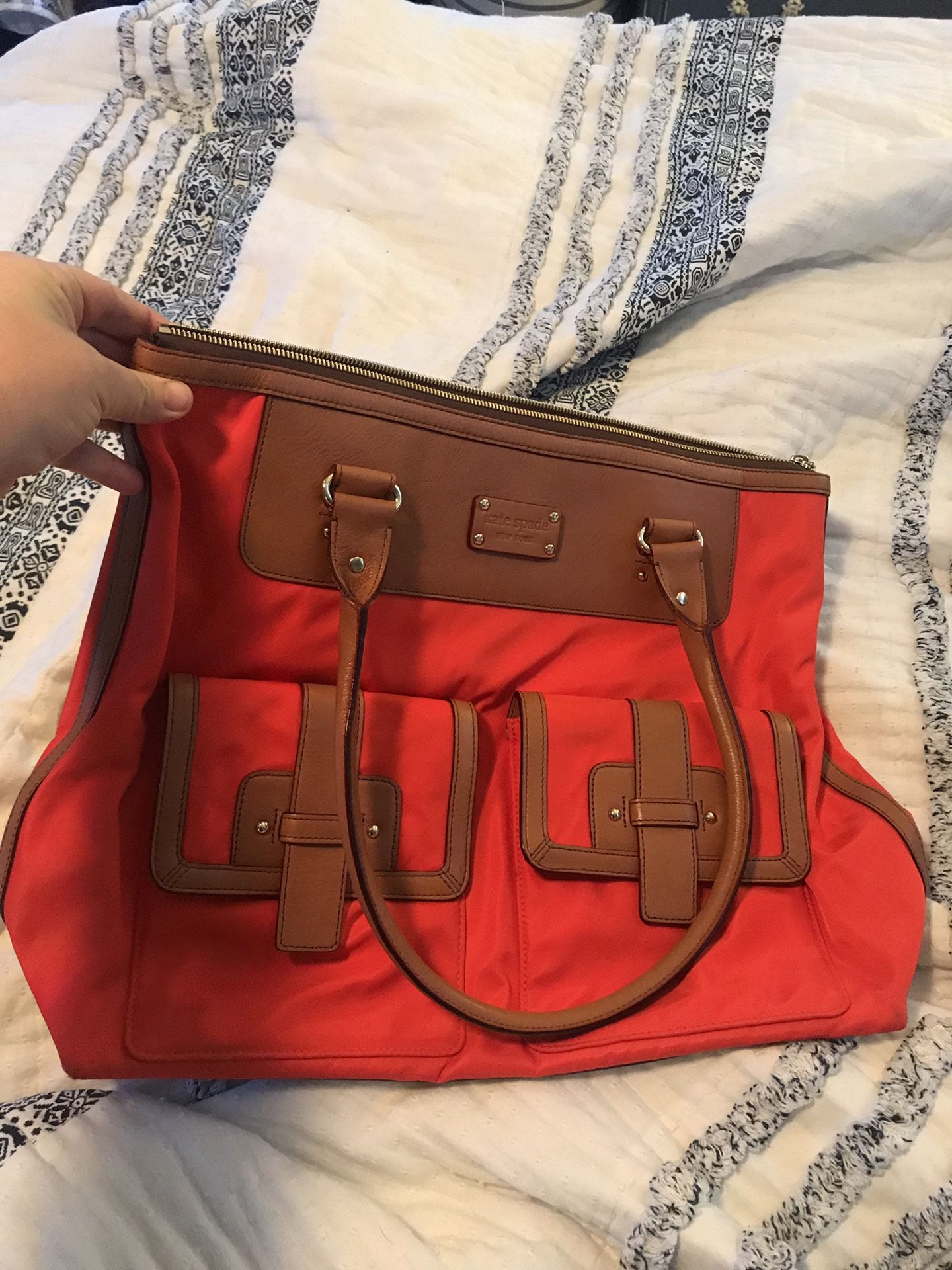 Kate spade large purse. Great condition. Used once.