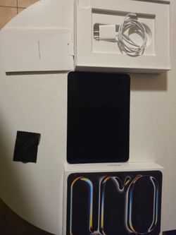 Apple iPad Pro 2024 (11-inch, Wi-Fi + Cellular UNLOCKED, 256GB) - Space Black