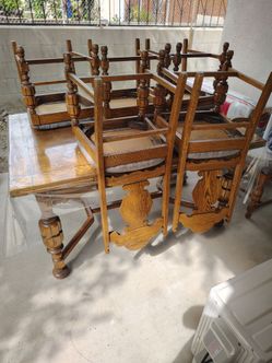 Kitchen dining table