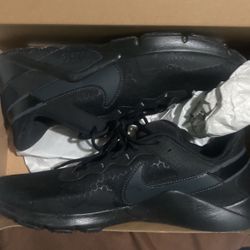 Nike Legend Essential 2