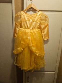 Belle costume size 6 in children by Disney comes with shoes, tiara and a wand