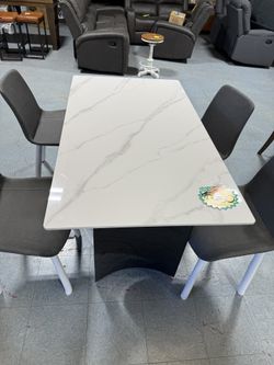 Table With The Chairs 