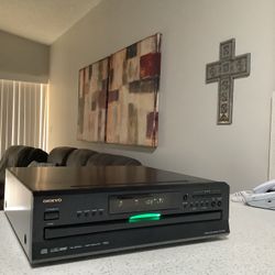 * ONKYO * HIGH QUALITY 6- DISC CD PLAYER WITH DIGITAL ANALOG OUTPUTS . EXCELLENT CONDITION . MUST SEE . 