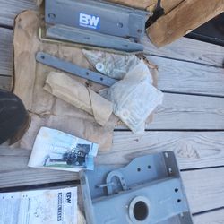 NEVER USED BW GOOSENECK HITCH