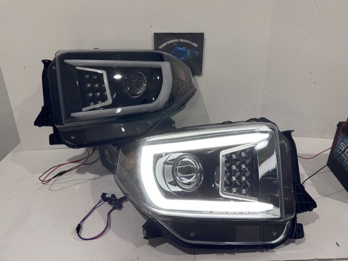 Toyota Tundra 2014-2021 Headlights