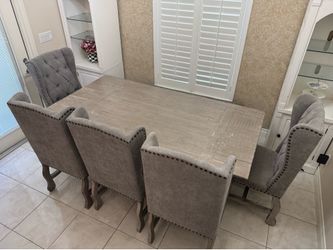 Cindy Crawford Home Pine Manor Dining Set