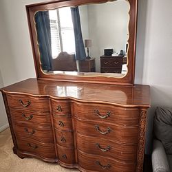Vintage bedroom set   Made of solid wood