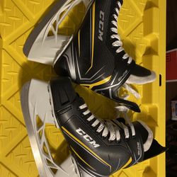 CCM Tacks 9042 Hockey Skate Size 6