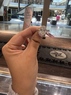 14k gold REAL LAB DIAMOND RING with 4ctw center stone and 4.33ctw total diamonds for a good price!!