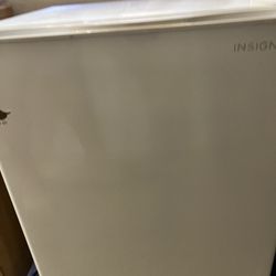 Insignia Mini Fridge 