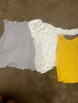 Old Navy size L women's tops
