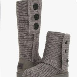 Hermosas UGG Size #6 Muy buenas Condiciones .