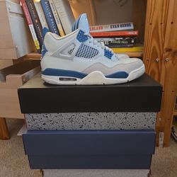 Jordan 4 - Military Blue - 9.5 - Good