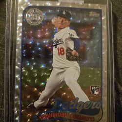 Yoshinobu Yamamoto Rookie Silver Crackle Foil