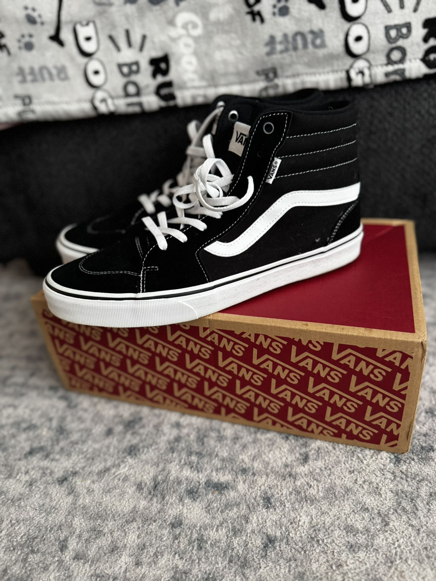 VANS Sk8-Hi Black & White Shoes