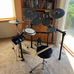 DTX 502 Yamaha Electric Drum Set