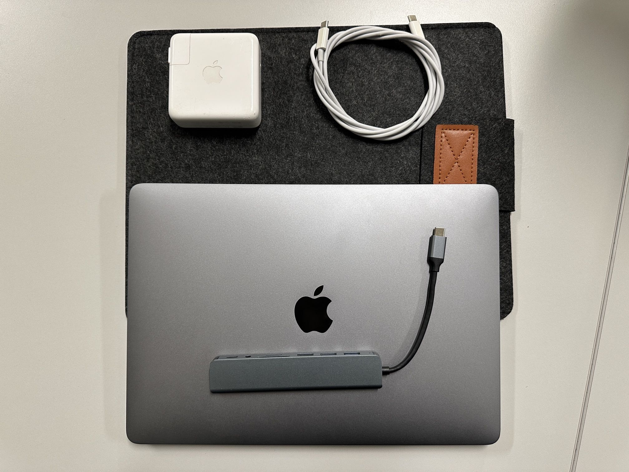 MacBook Pro M1 + Sleeve, 8-in-1 USB-C Hub, OEM 61W Charger & Cable