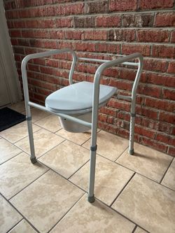 Lumex 3-in-1 Steel Commode Chair, Model 7103