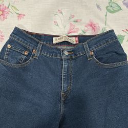 Dark wash Levis Classic Bootcut Jeans 