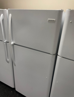 Frigidaire Top Freezer Fridge – White, Clean, 19 cu ft class