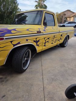 Custom Classic Ford F-100 Pickup Truck