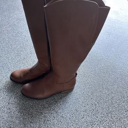 Women’s Knee-High Brown Riding Boots – Size 9.5 (Like New)
