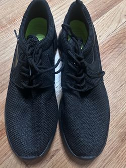 New Nike shoes size 11