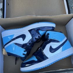  Nike Air Jordan 1 Retro High OG in the North Carolina Blue