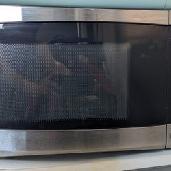 Insignia Microwave