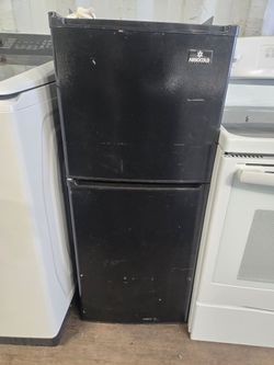 Mini fridge top freezer