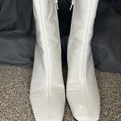White heel Boot