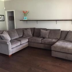Haverty’s Coffee Brown 125” by 95” 3pc U-Shape Norfolk Sectional Sofa with RAF Chaise