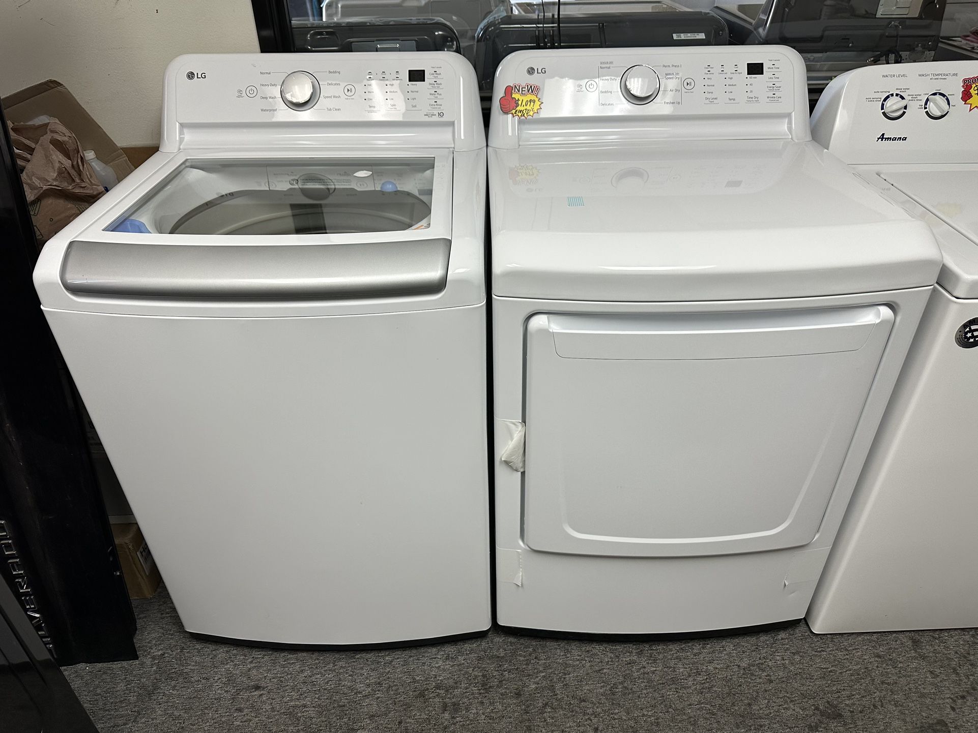 WHITE OPEN BOX LG TOP LOAD WASHER AND GAS DRYER SET 