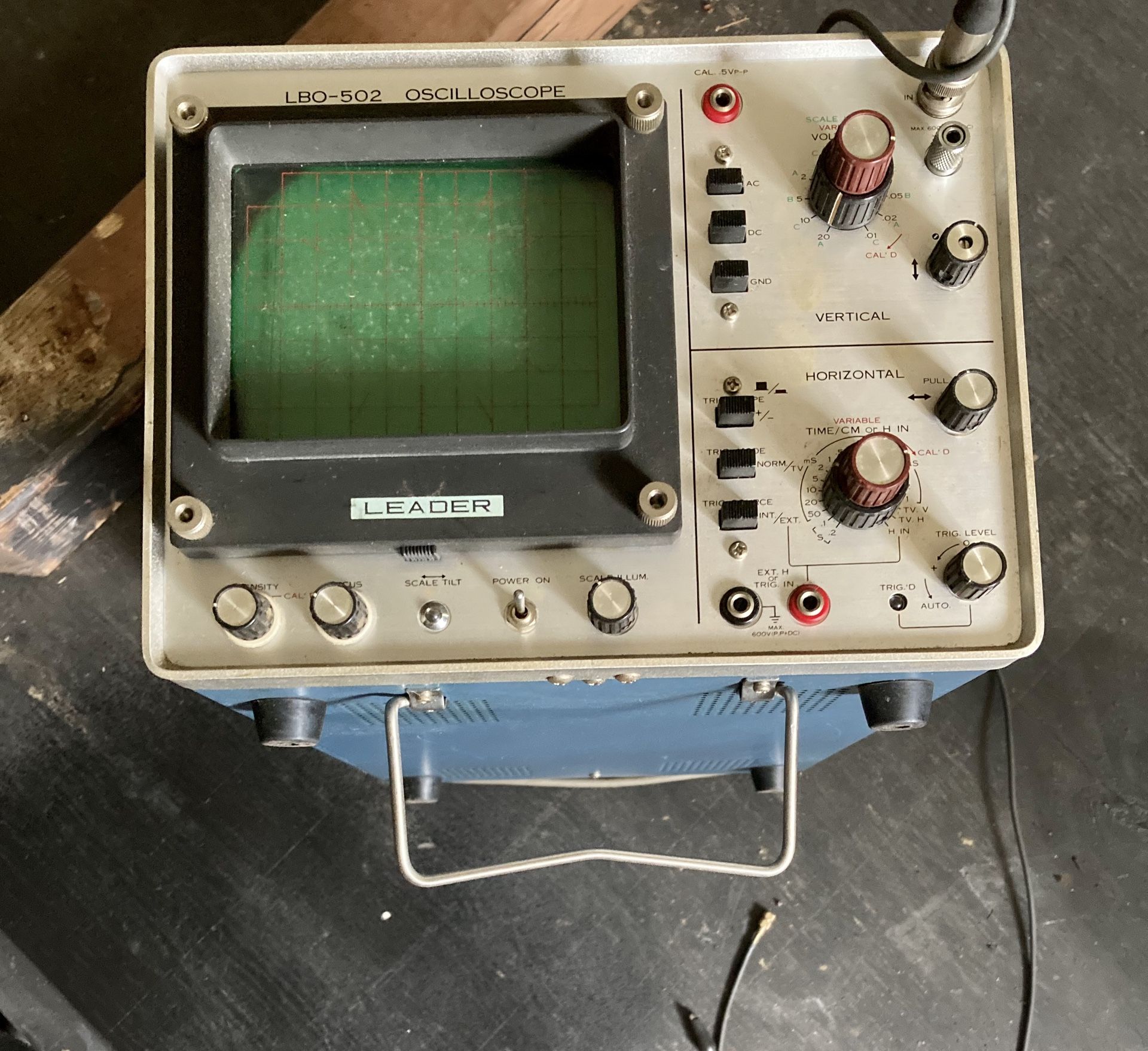 Osciioscope LeaderElectronic