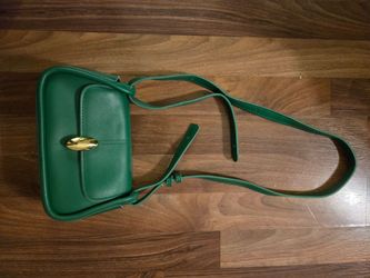 Green purse