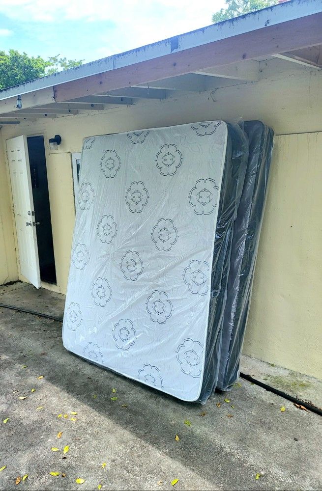 NEW QUEEN MATTRESS/ DELIVER AVAILABLE NOW/ HABLAMOS ESPAÑOL/ ENTREGA INMEDIATA