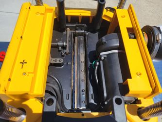 DEWALT DW735X 13" Two-Speed Planer Package + DEWALT Mobile stand